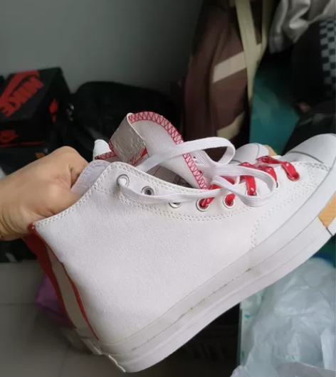 匡威联名高帮鞋，九九新未上脚，43码，轻微...