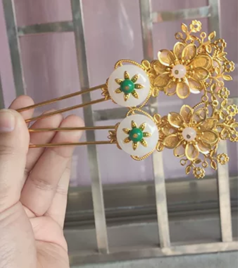 汉服发簪 标价直拍，不包邮，颜色金黄金黄的...