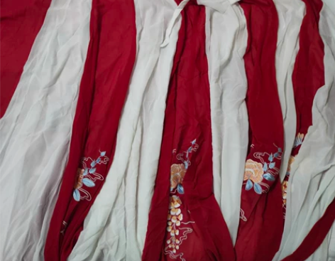 全新汉服仅试穿 店铺叫柒邑不适合自己很厚实...