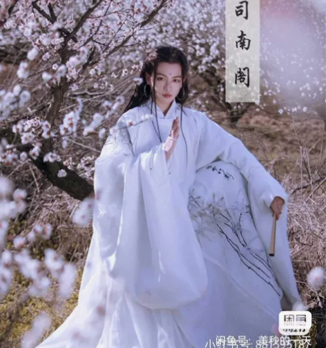 司南阁无缘圆领袍m码，一件没有内搭 假发道...