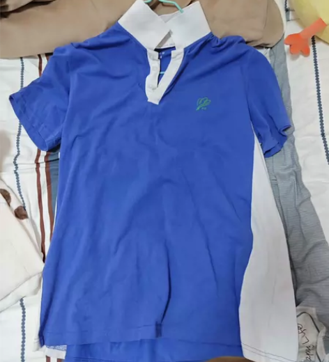 深圳校服男生170（有两件） 一件50买的...