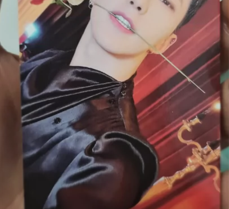 【可直拍】23台历 5 咬花荣 叼花荣 拍...