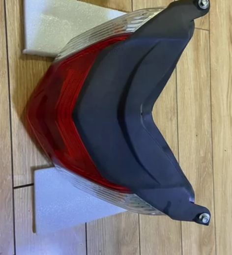 自拆踏板gy6摩托车尾灯组 感兴趣的话点“...