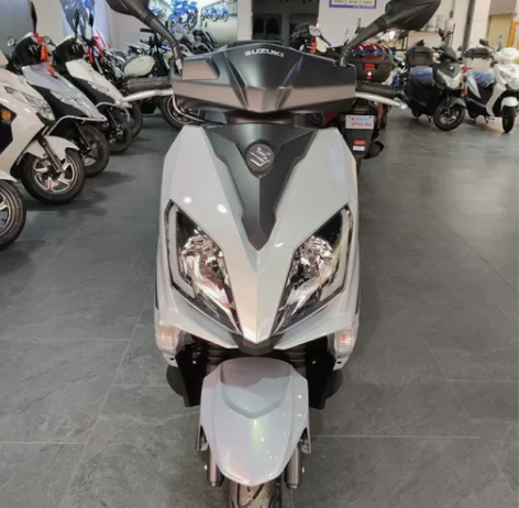 铃木UY125踏板摩托车 国四电喷,目前里...