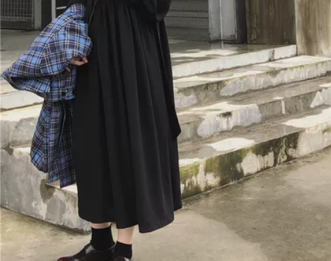 EGGSSHOP法式复古茶歇山本风赫本小黑...
