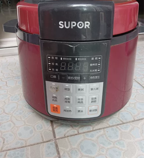 苏泊尔电饭煲，有两个内胆。能正常使用 感兴...