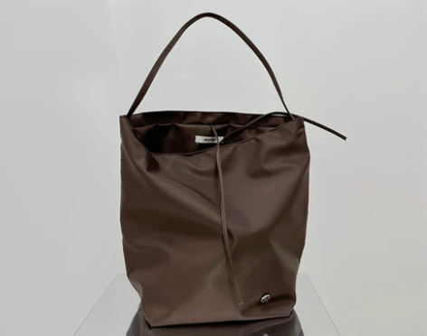 韩国防水尼龙布包水桶包托特帆布包ins新款...