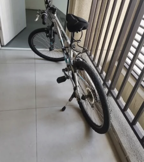 迪卡侬24寸变速山地自行车，适合8-14岁...