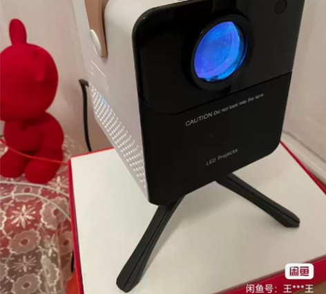 【实体店急出】闲置的原价699的投影仪最新...
