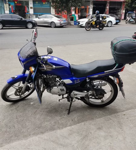 铃木钻豹125摩托车  老客户置换只骑了2...