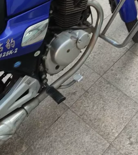 钻豹，是厂家一直放在库房的，嘎嘎新。打火一...