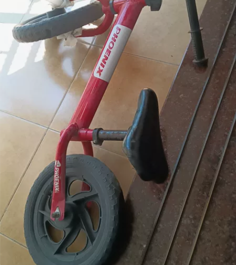 phoenix儿童平衡车，娃只骑了十次八次...