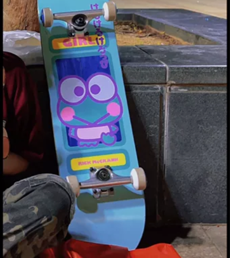 进口GIRL 三丽鸥联名款小青蛙滑板 轻微...