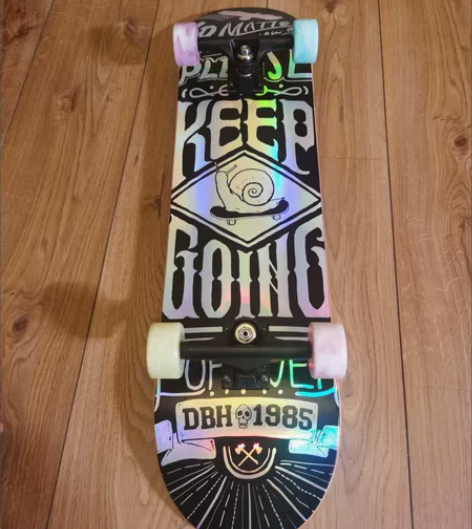 急出3OO多买的初学者滑板男女学生入门级双...