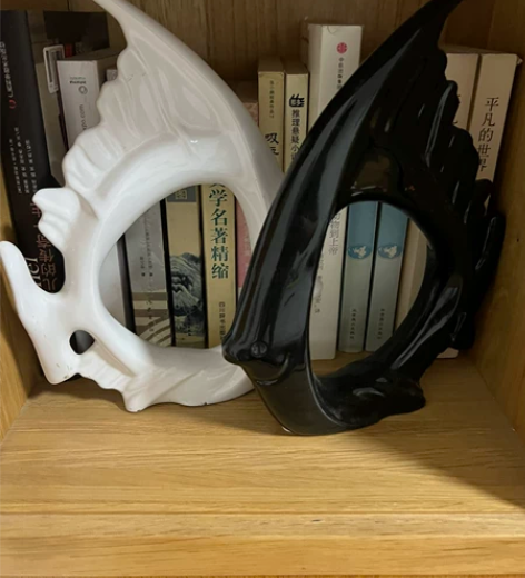现代家居摆件一对鱼陶瓷工艺品 感兴趣的话点...