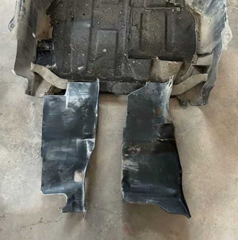 老宝来发动机底护板，原装原厂拆车，铁护板1...