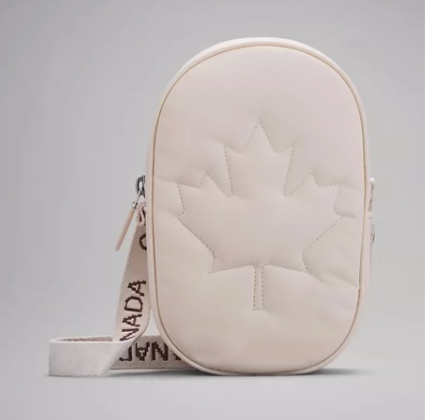 Lululemon 全新手机包、可两用、防...