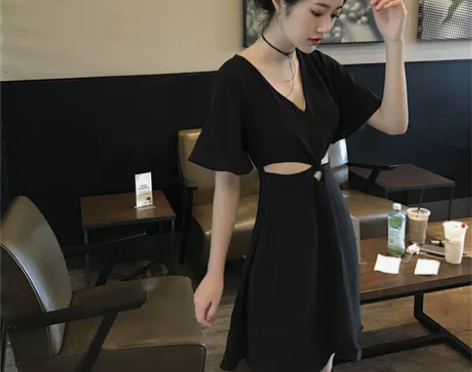 夏季2018新款气质百搭修身性感显瘦纯色腰...