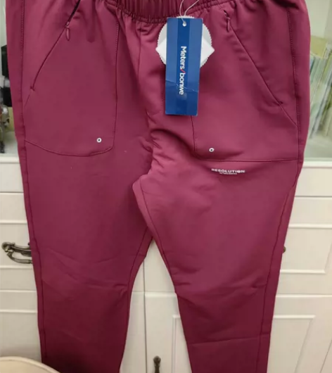 美特斯邦威男士休闲裤，三防面料，有点软壳的...