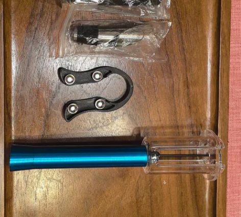 全新气压红酒开瓶器，30包邮。 感兴趣的话...