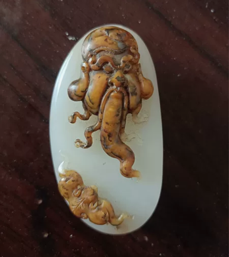 出一块和田玉闲着好多年了，没人带转让给有缘...