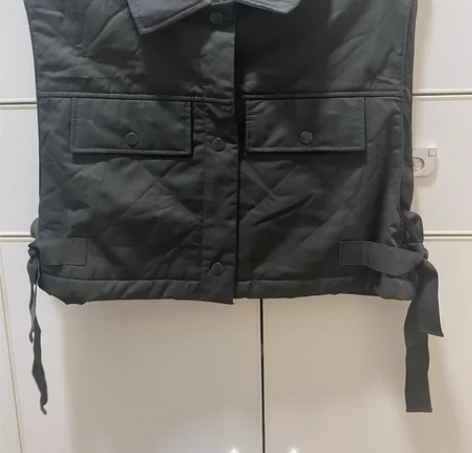 Zara正品女士休闲背心,带点夹棉,军绿色...