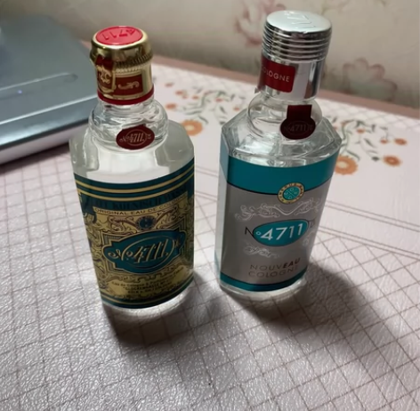 4711古龙水 左边经典无喷头 右边有喷头...