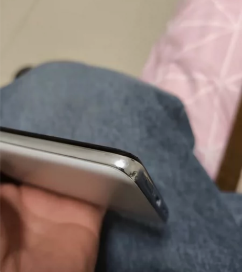 红米k50  8+256自用的，坐公交车时...