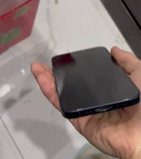 ?苹果12，全原装，无拆无修，成色不太好，...