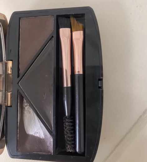 卡姿兰眉粉02色号月晕如烟 余量如图剩余1...