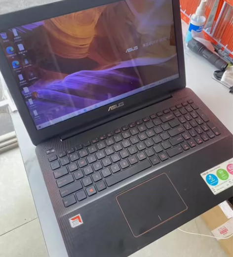 华硕飞行堡垒 120固态+500硬盘开机8...