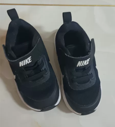 耐克儿童鞋尺码6c里面内长多少忘了不记得了...