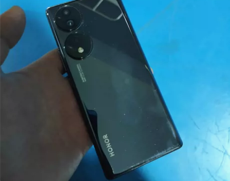 荣耀70 想换一加11 用了快一年还在保 ...