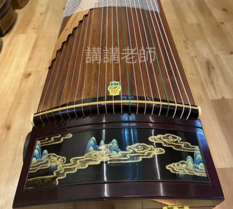 古筝朋友送的，敦煌牌子，一直放在家没用敦煌...