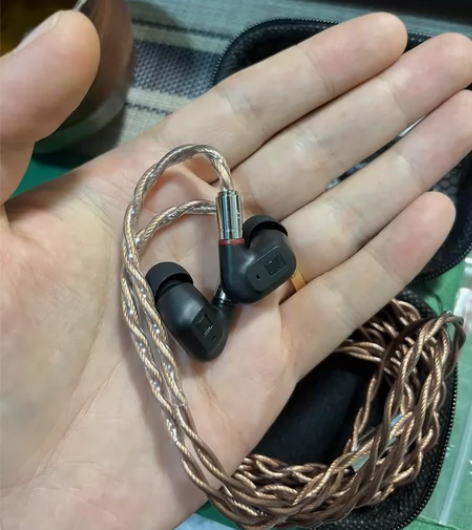 森海塞尔ie200上半年购买品相如图，售价...