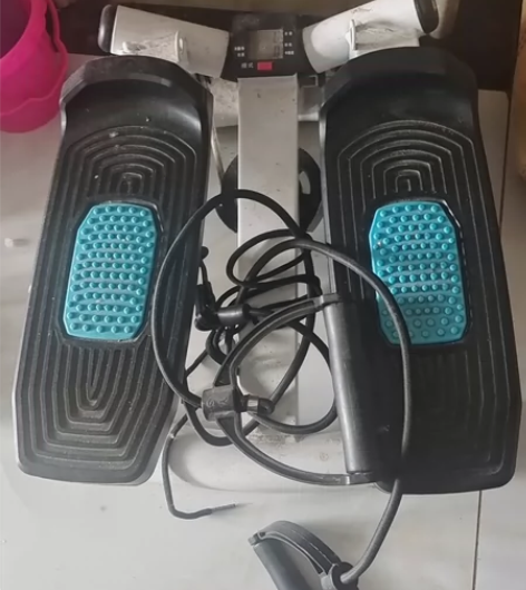 踏步机女家用静音瘦腿减肥机健身器材小型多功...