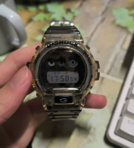 正品卡西欧但是盒子在家里面，带了两年了有点...