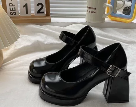 黑色玛丽珍高跟防水台，37码，穿过一次，跟...