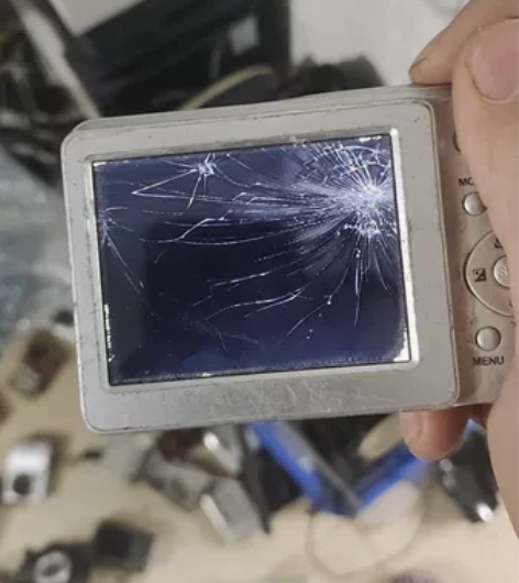 爱国者数码相机，配件处理不包任何质量问题，...