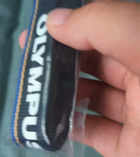 奥林巴斯原装肩带，全新未使用，适用于奥林巴...