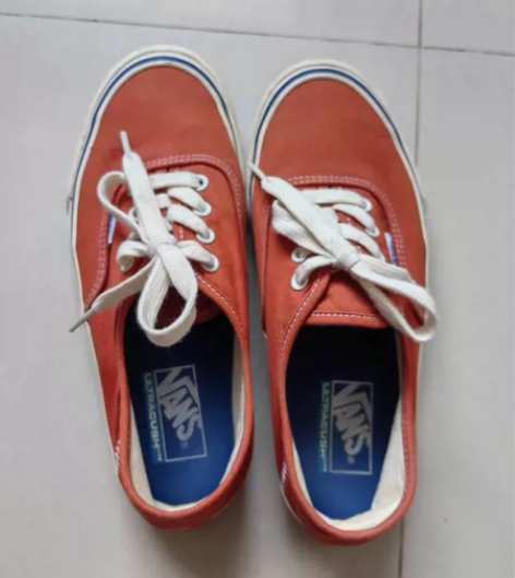 万斯帆布鞋，男女同款40码，官网正品，穿几...