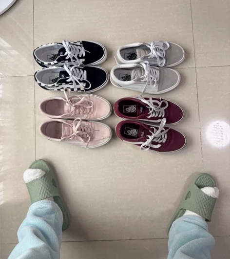vans万斯女鞋滑板鞋,全是淘宝旗舰店买的...