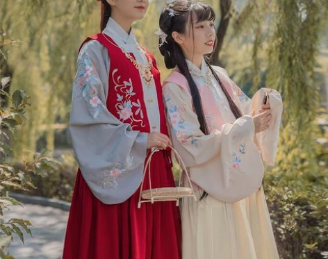 ?五五年 民族装舞台装 感兴趣的话点“我想...