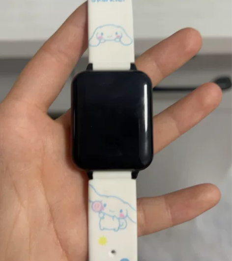 正港运动手表配充电线一条  连接手机的 需...