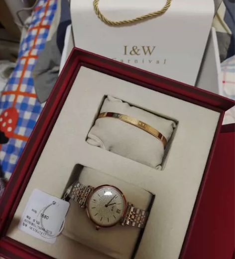 i##amp;amp;w明道代言 手表礼盒...