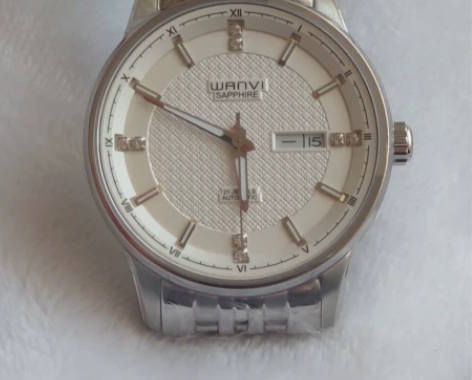 西铁城机芯机械猫男表，手表品牌是万唯表，品...