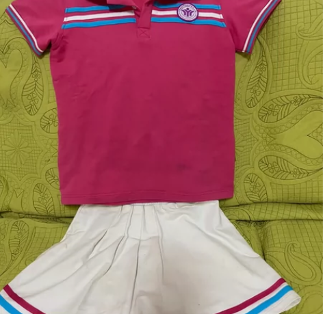 育婴里小学校服 夏季一套，130码的，特殊...