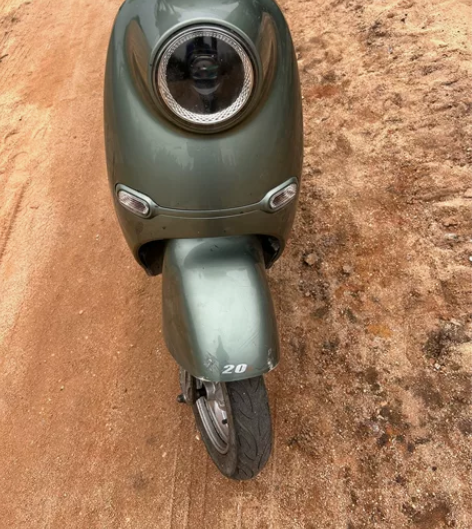 卖一台平时 自用电动车，手续齐全5个电池，...