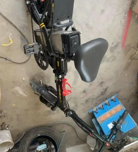 代驾折叠电车，功能一切正常，去年刚换的电瓶...