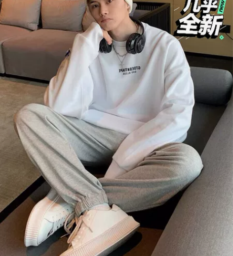 ?设计圆领卫衣男立体… 颜色白色，尺码M?...